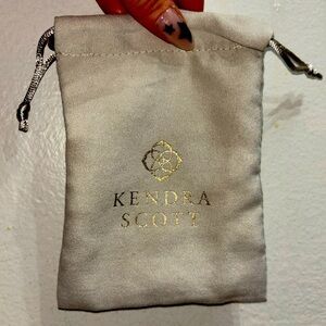 Kendra Scott jewelry cloth bag